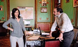 Claire Danes as Carrie Mathison and Mandy Patinkin as Saul Berenson in Homeland, Season 2, Episode 2.